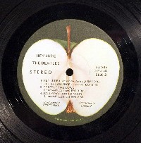 Сензация: намерено писмо разкрива вълненията около Hey Jude на The Beatles Сензация: намерено писмо разкрива вълненията около Hey Jude на The Beatles